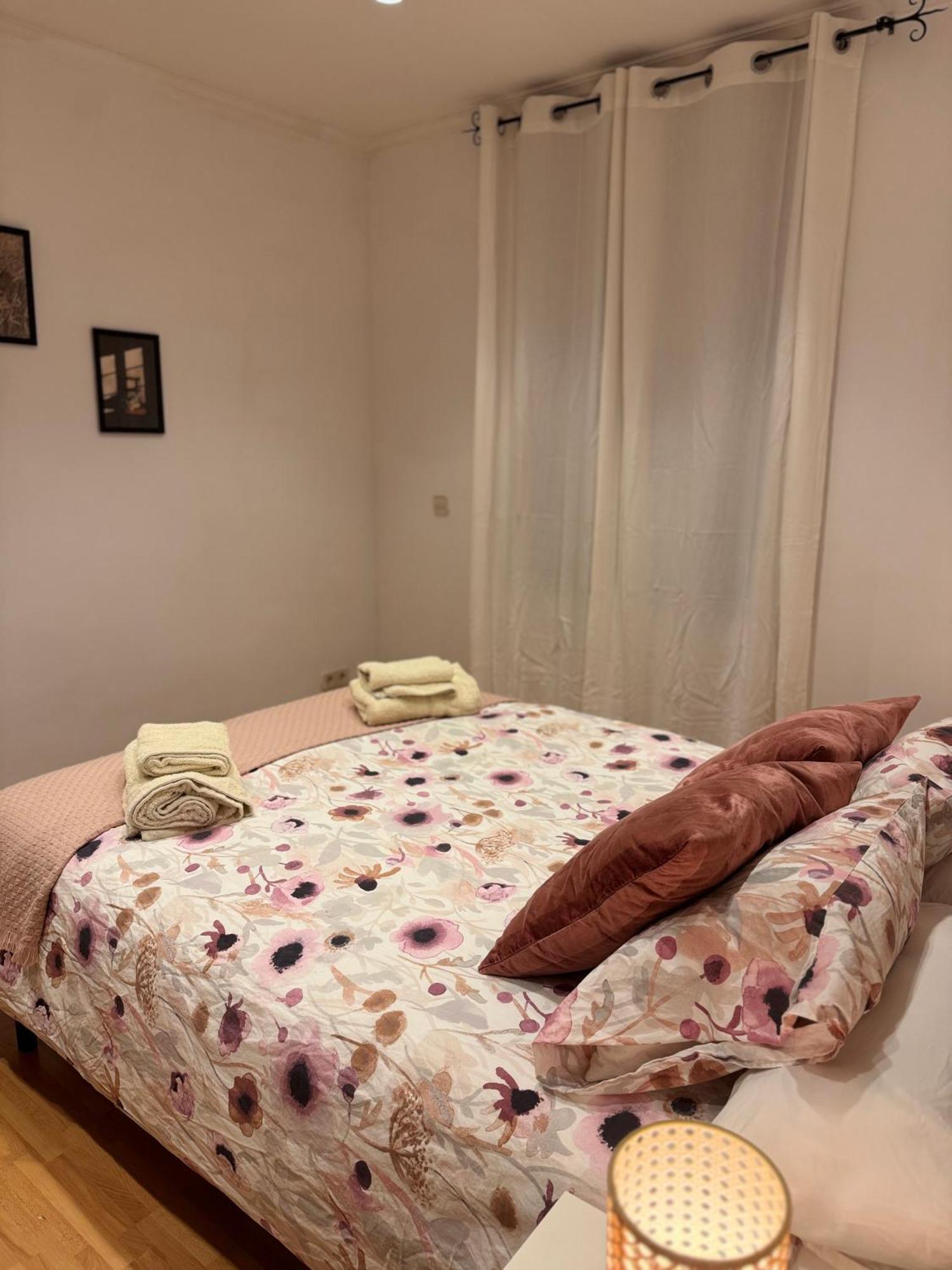 Апартаменты Acogedor Piso En Барселона Экстерьер фото