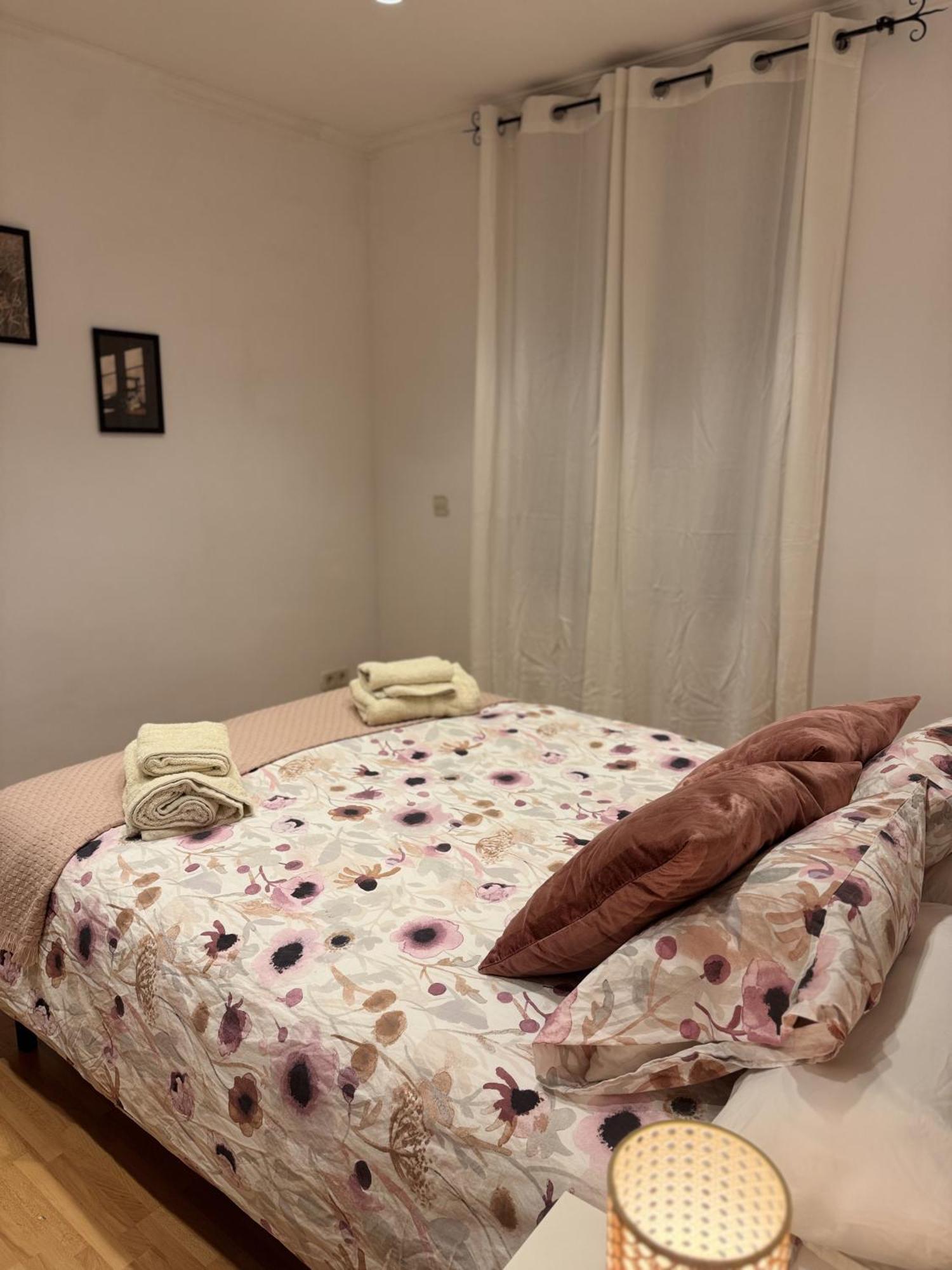 Апартаменты Acogedor Piso En Барселона Экстерьер фото